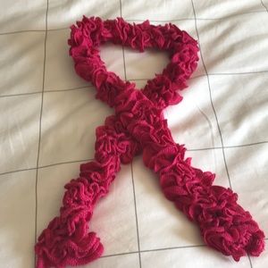 Ladies Ruffle Scarf